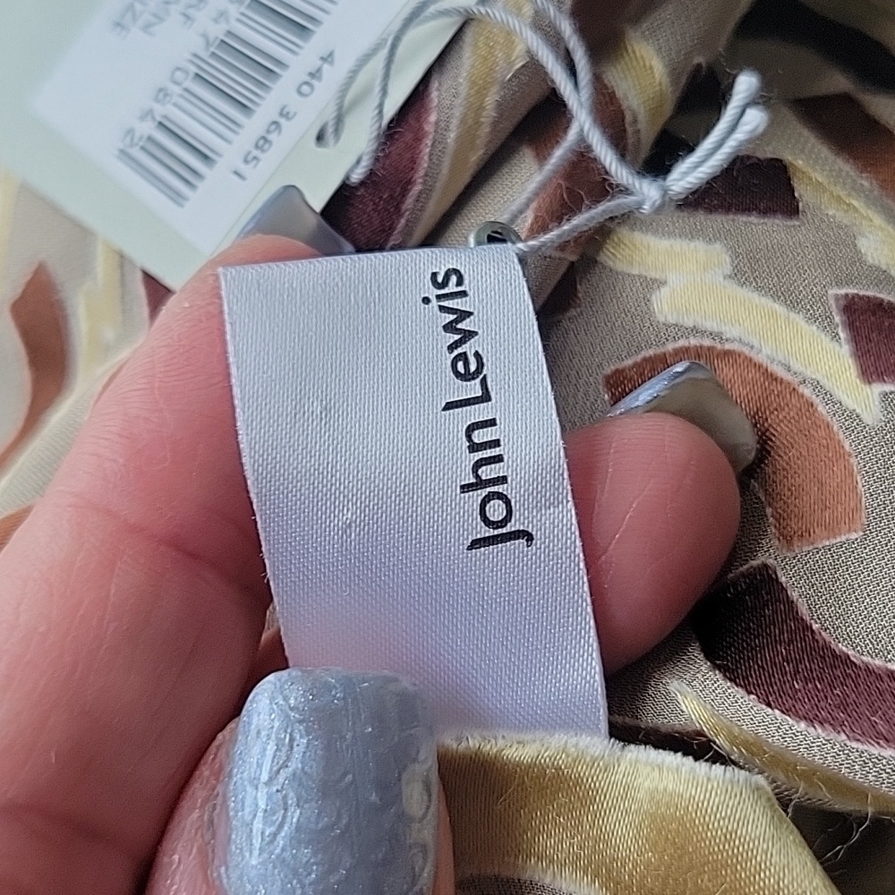 Gorgeous NWT John Lewis Silk Scarf - Picture 12 of 14
